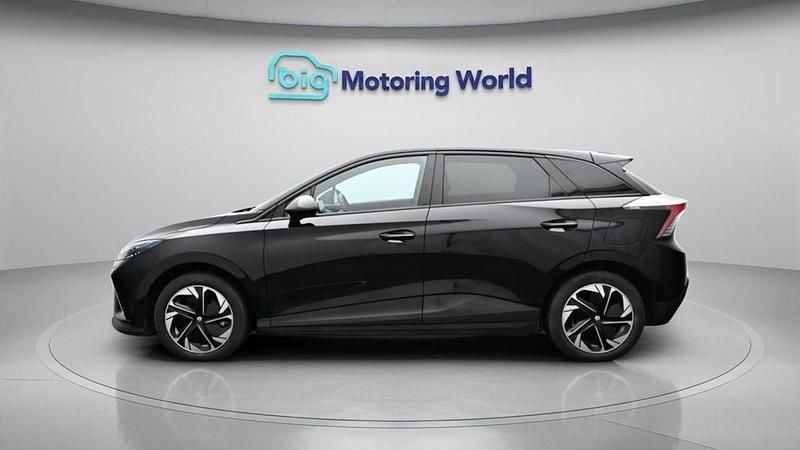 Begagnad MG MG4 EV Trophy 319 kW (435 HK) 2023 Halvkombi