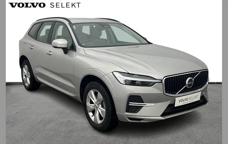 Used Volvo XC60 Momentum 247 HP (181 kW) 2021 Silver SUV
