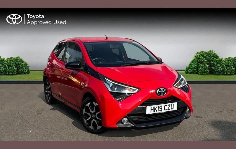 Used Toyota Aygo Trend 72 HP (52 kW) 2019 Red pop Hatchback