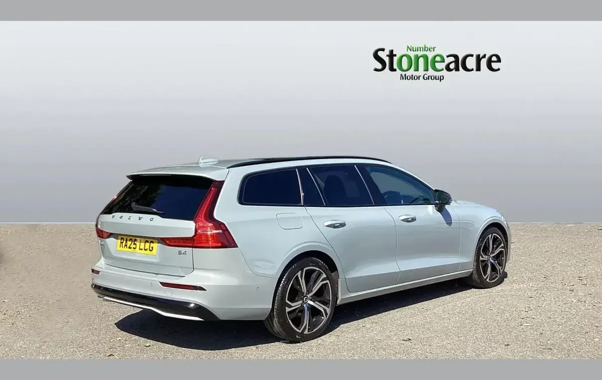 Used Volvo V60 Ultra 194 HP (142 kW) 2025 Grey Estate