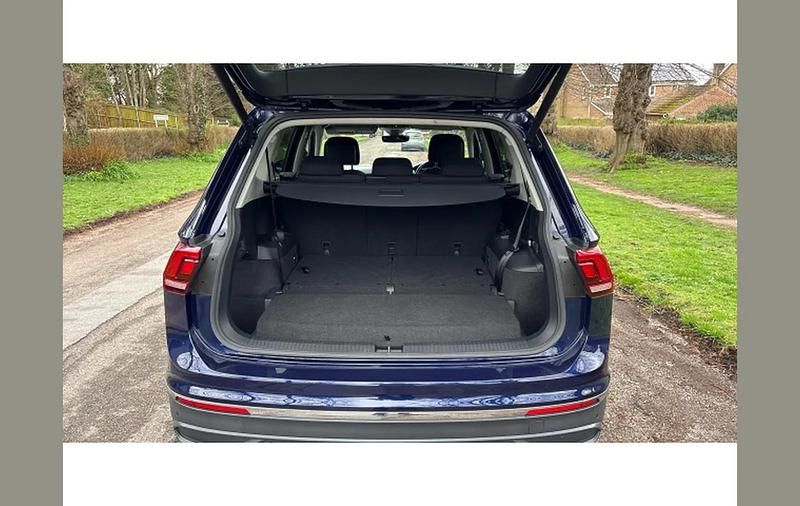 Used VW Tiguan Allspace Life 150 HP (110 kW) 2022 Blue SUV