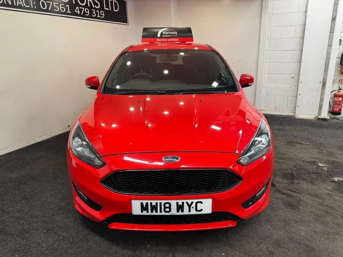 Used Ford Focus ST-Line 140 HP (102 kW) 2018 Red Hatchback