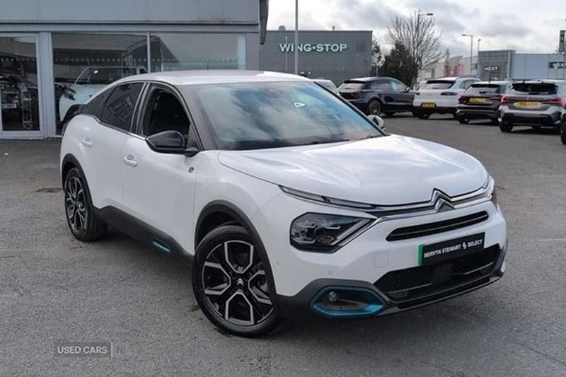 Used Citroën e-C4 Shine 100 kW (136 HP) 2023 White Hatchback