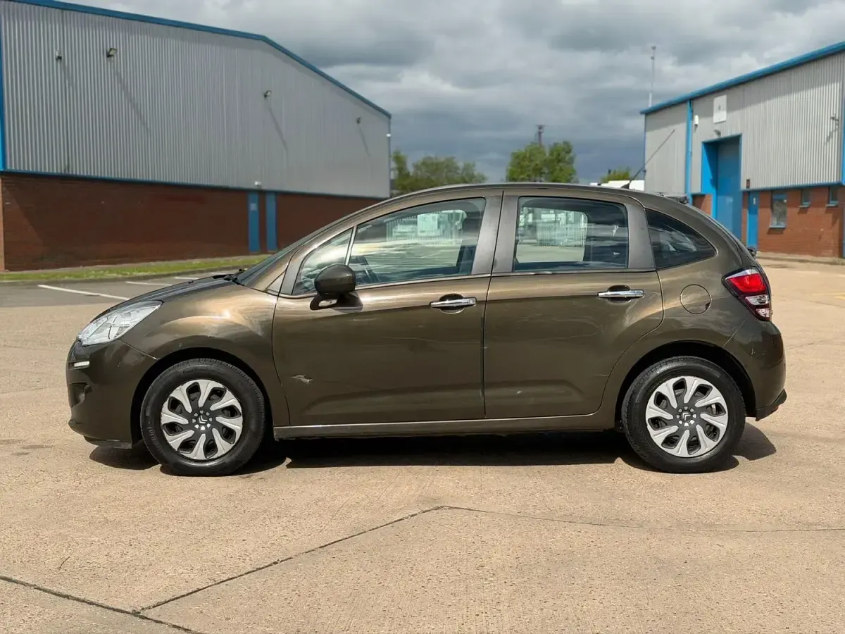 Usado Citroën C3 VTR Sport 68 HP (50 kW) 2013 Castanho Citadino