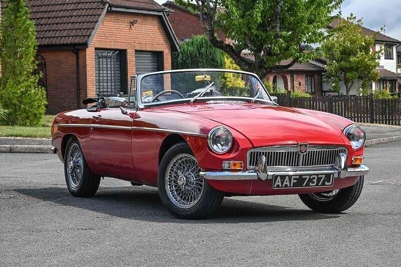 Red Used 1970 MG B Cabriolet | £10,000 - Image 1/4