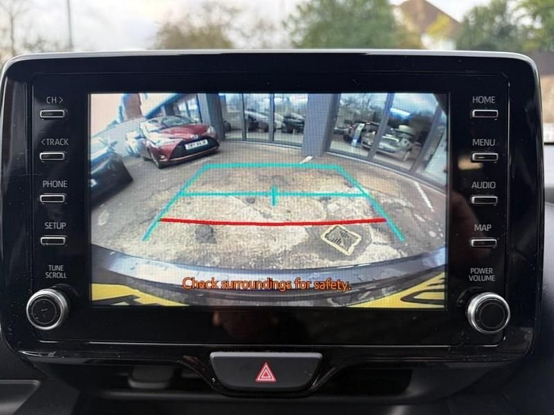 Used Toyota Yaris Hybrid Design 2023 Grey Hatchback