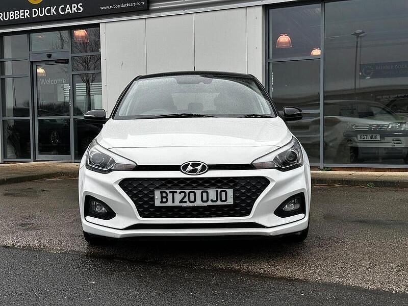 Used Hyundai i20 84 HP (61 kW) 2020 White Hatchback