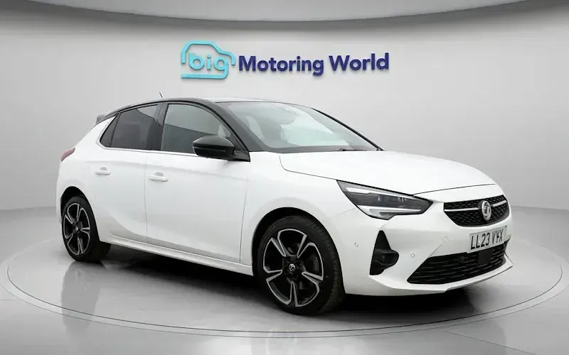 Used Vauxhall Corsa Ultimate 131 HP (96 kW) 2023 White Hatchback