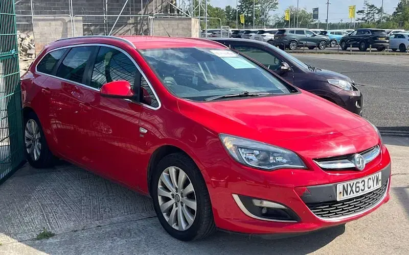 Used Vauxhall Astra 165 HP (121 kW) 2013 Estate