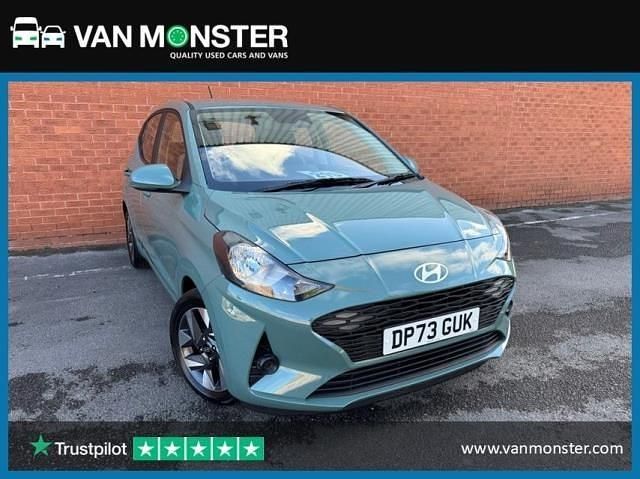 Green Used 2024 Hyundai i10 Advanced Hatchback | £12,998 (Fair price) - Image 1/4