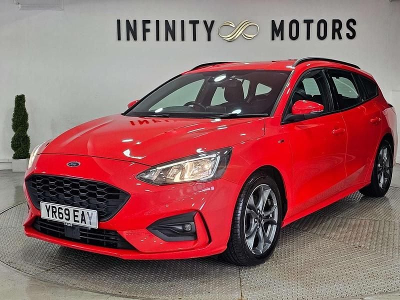 Used Ford Focus ST-Line 120 HP (88 kW) 2019 Red Estate