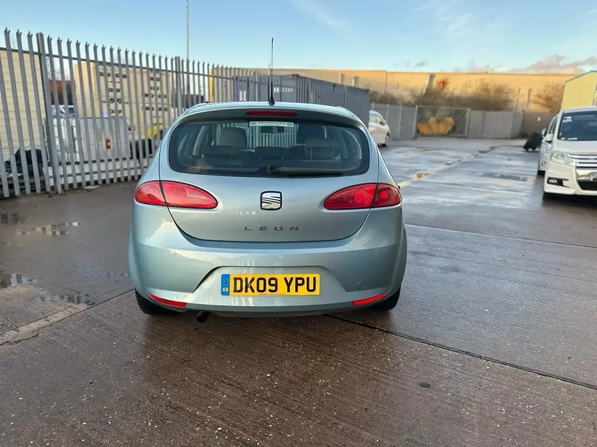 Begagnad Seat Leon 2009 Blå Halvkombi