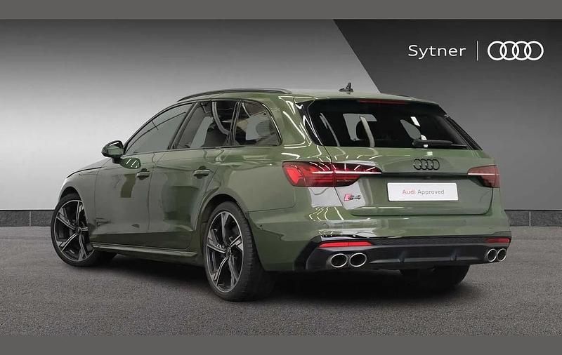 Used Audi S4 Black Edition 336 HP (247 kW) 2024 Green Estate