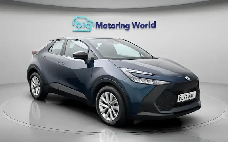 Second-hand Toyota C-HR 140 CP (102 kW) 2026 SUV