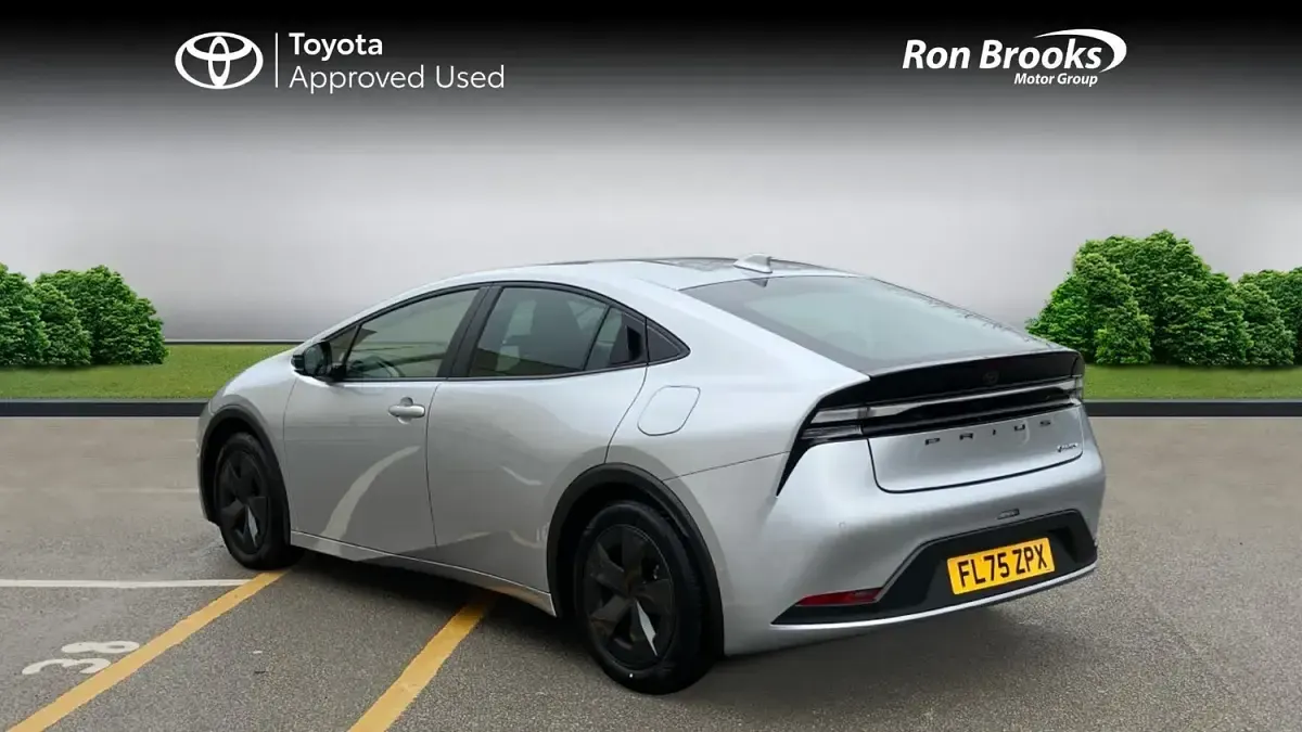Used Toyota Prius Design 2025 Silver Hatchback