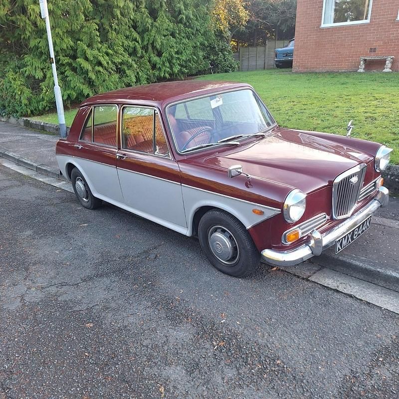 Marron Used 1971 Austin 1300 Sedan | £3,450 - Image 1/4