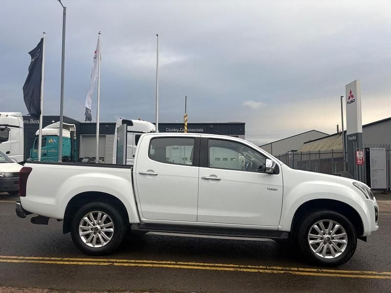 Used Isuzu D-Max 2019 White Pickup