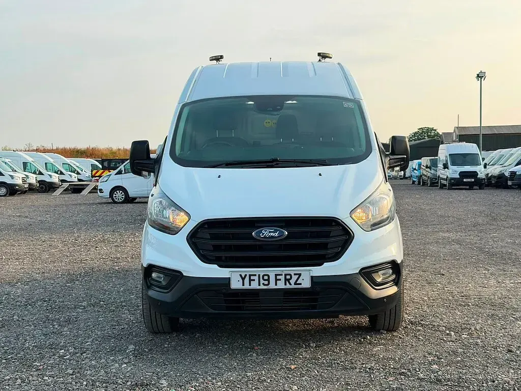 Used Ford Transit Custom 130 HP (95 kW) 2019 White Van