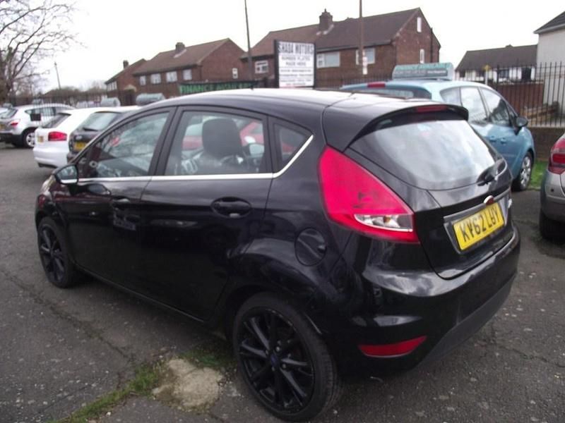 Used Ford Fiesta Zetec 82 HP (60 kW) 2012 Black Hatchback