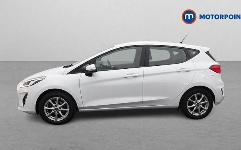 Used Ford Fiesta Zetec 86 HP (63 kW) 2019 White Hatchback
