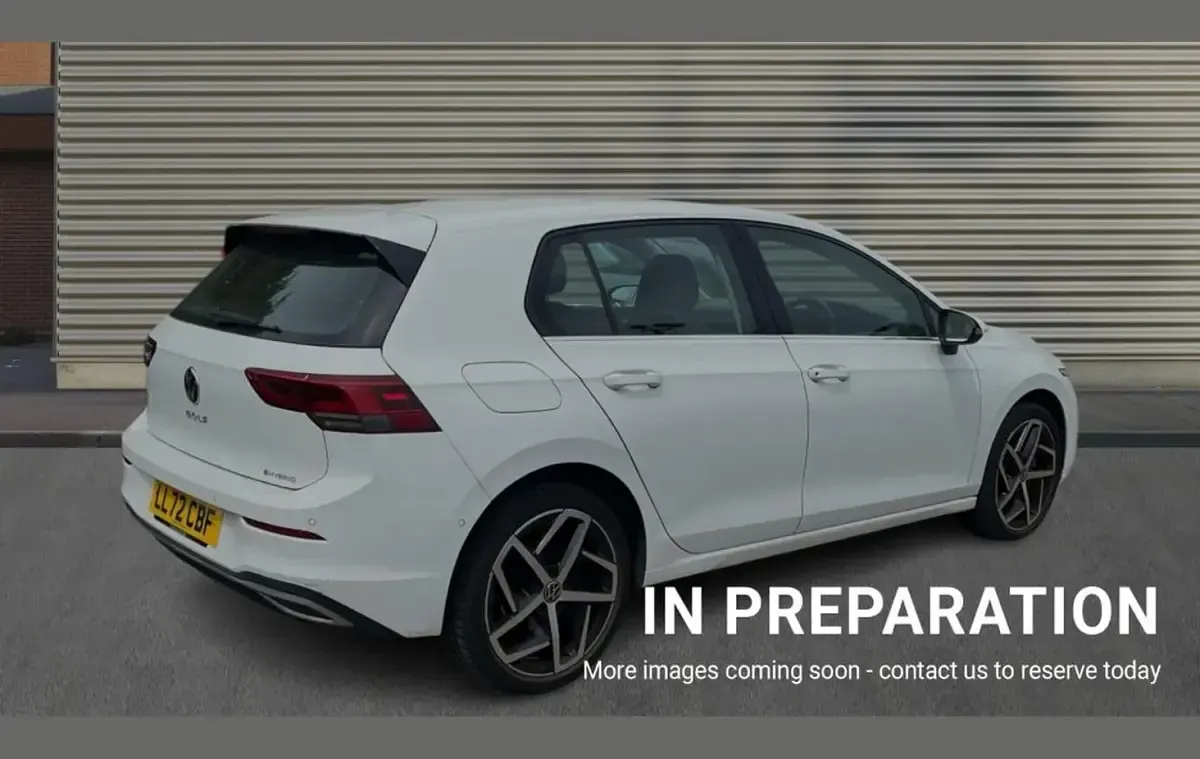 Used VW Golf VIII Style 200 HP (147 kW) 2022 White Hatchback
