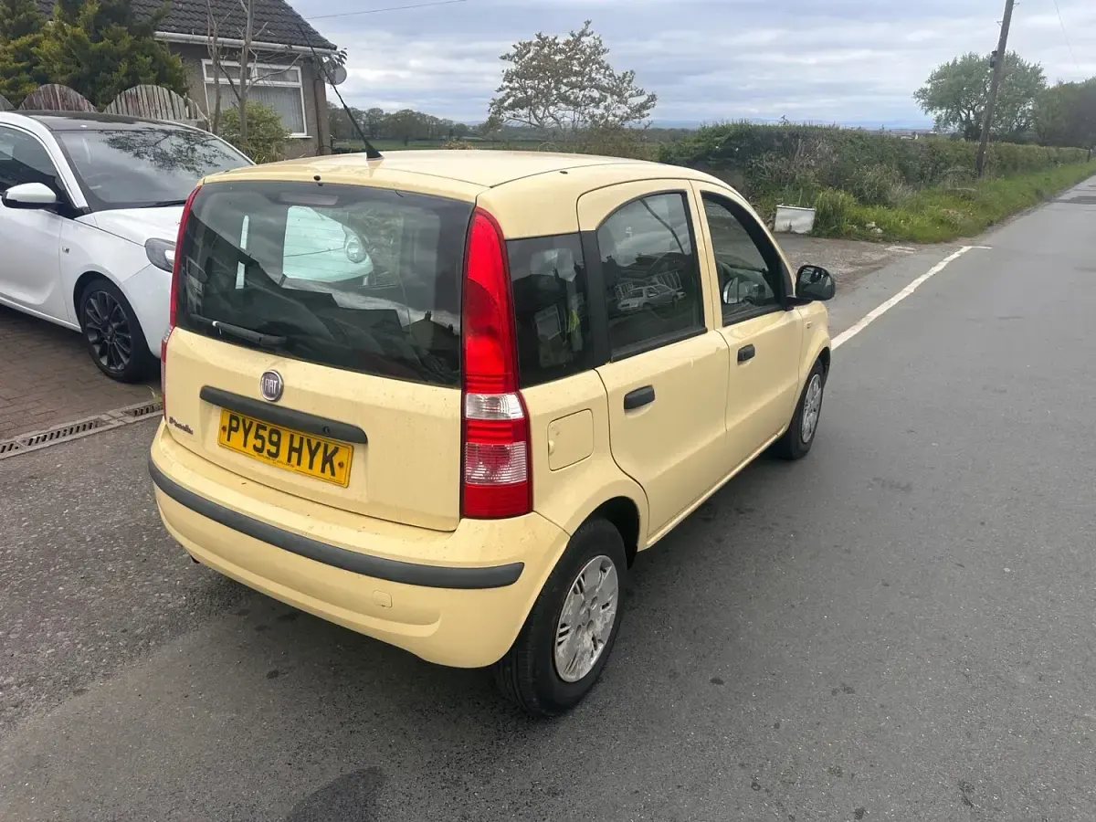 Used Fiat Panda Active 54 HP (39 kW) 2009 Yellow Hatchback