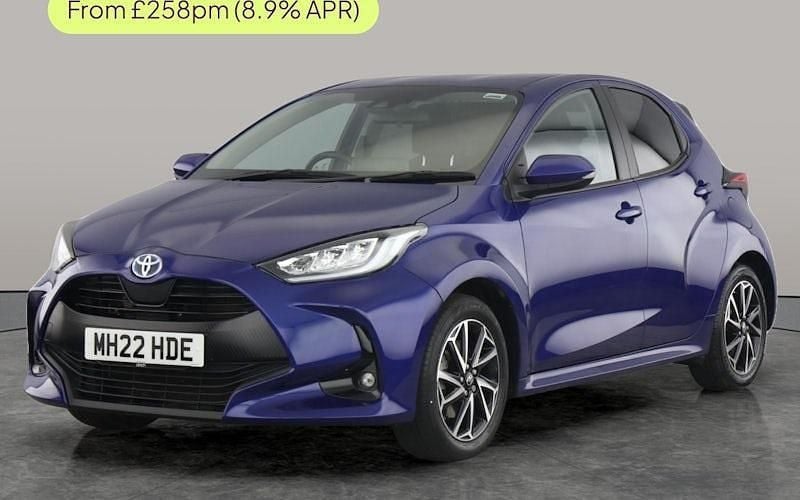 Used 2025 Toyota Yaris Hybrid Design Hatchback | £15,819 (Super price) - Image 1/2