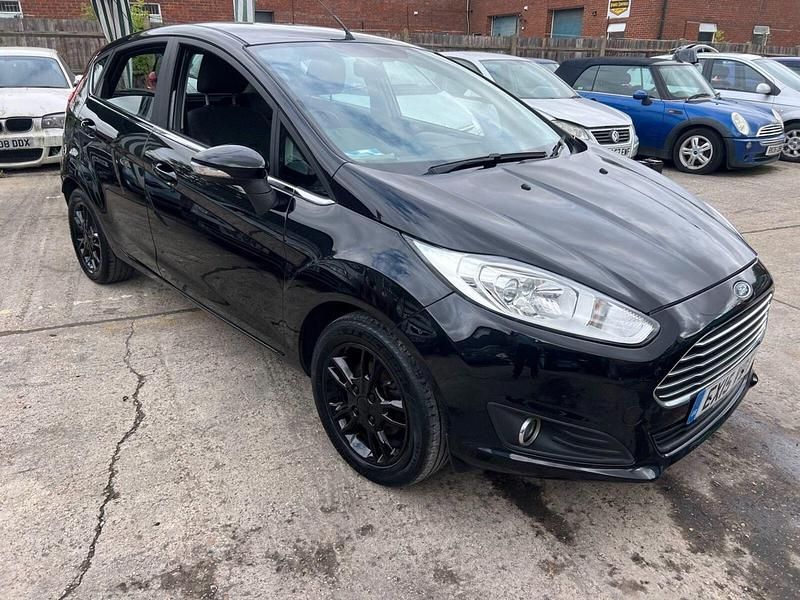 Black Used 2015 Ford Fiesta Zetec Hatchback | £4,595 (Fair price) - Image 1/4
