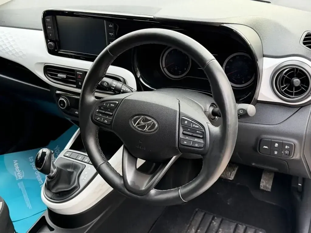 Usado Hyundai i10 Premium 67 HP (49 kW) 2021 Cinzento Citadino