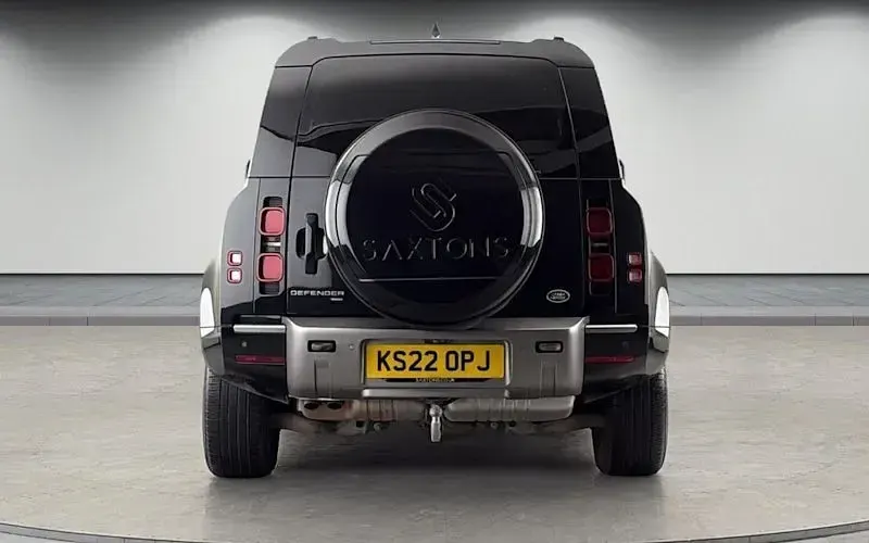 Używany Land Rover Defender HSE Dynamic 300 KM (220 kW) 2024 SUV