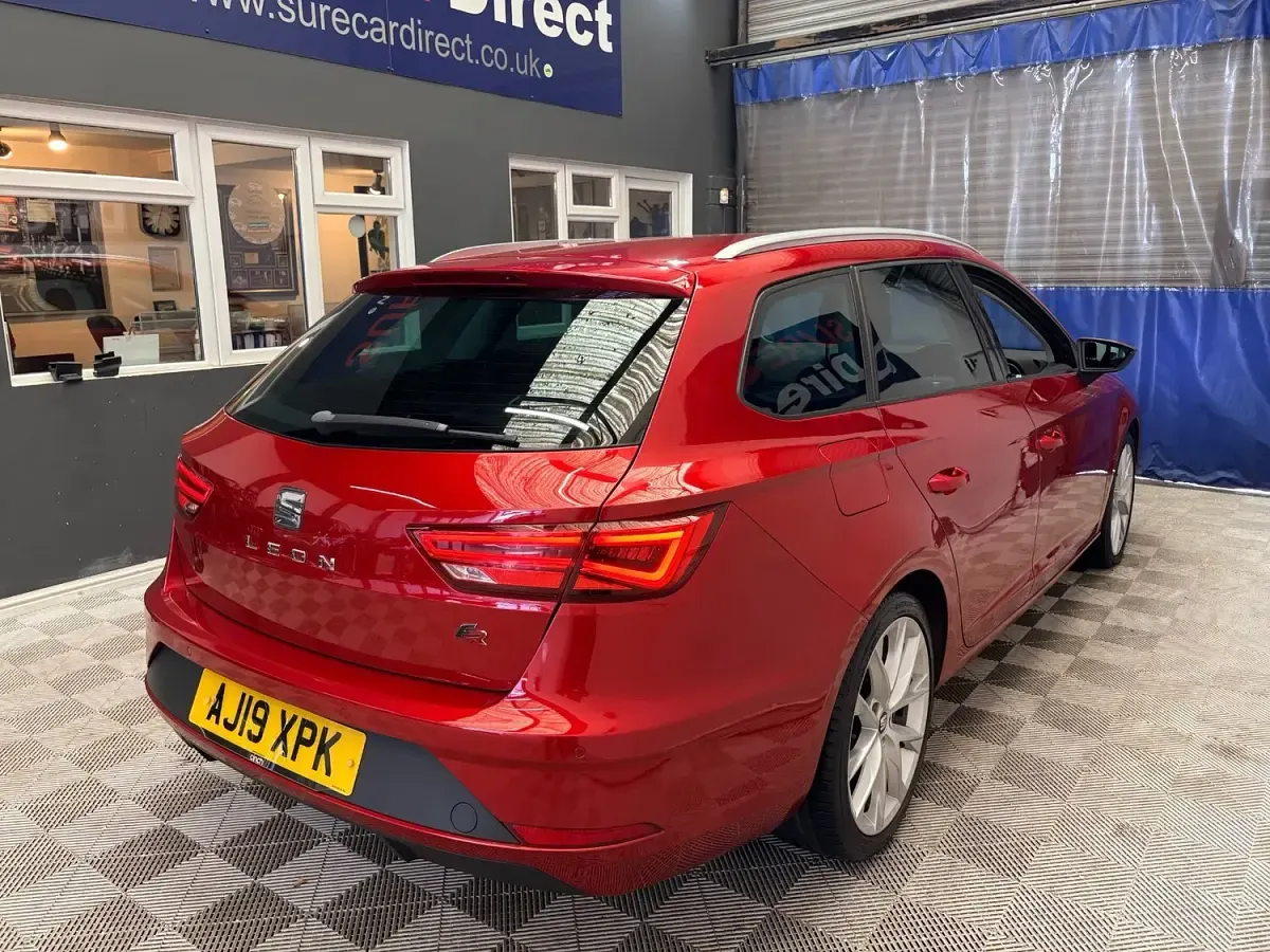 Used Seat Leon FR 190 HP (139 kW) 2019 Red Estate