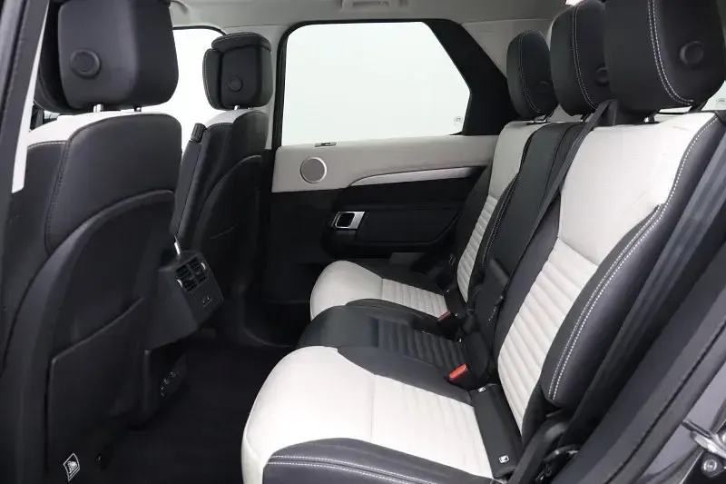 Used Land Rover Discovery HSE Dynamic 350 HP (257 kW) 2024 Grey SUV
