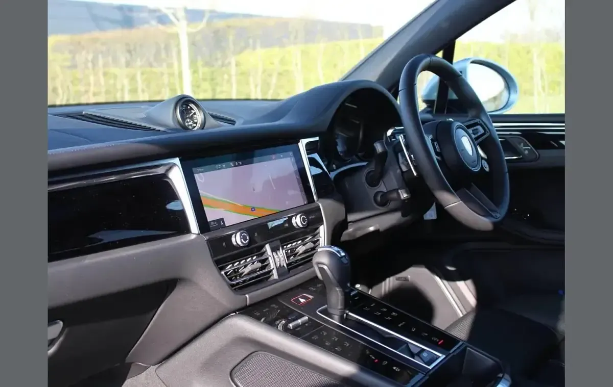 Used Porsche Macan 374 HP (275 kW) 2026 Silver SUV