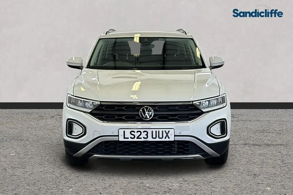 Used VW T-Roc Life 110 HP (80 kW) 2023 White SUV