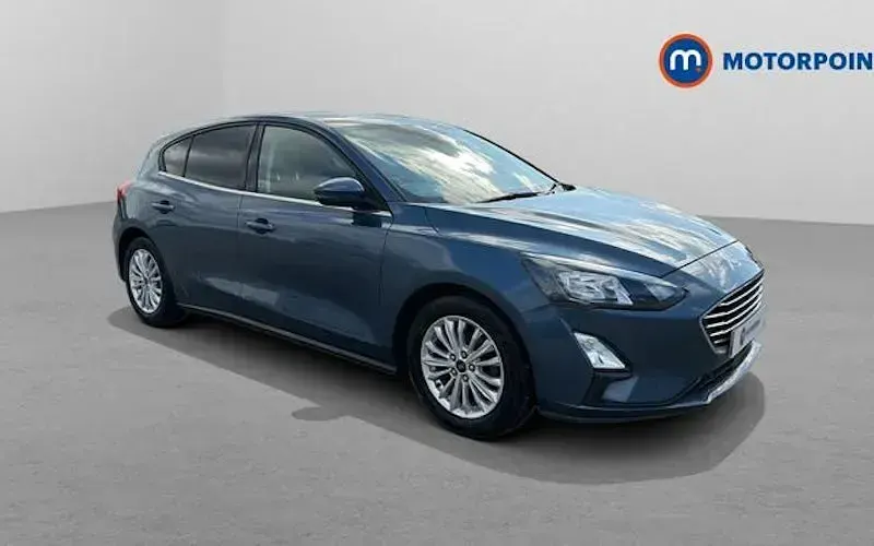 Begagnad Ford Focus Titanium 125 HK (91 kW) 2020 Halvkombi