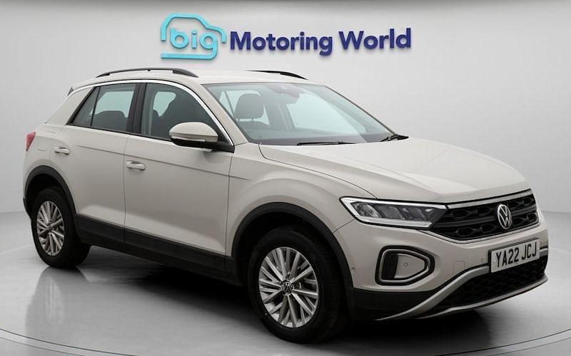Used 2025 VW T-Roc Life SUV | £16,200 (Super price) - Image 1/4