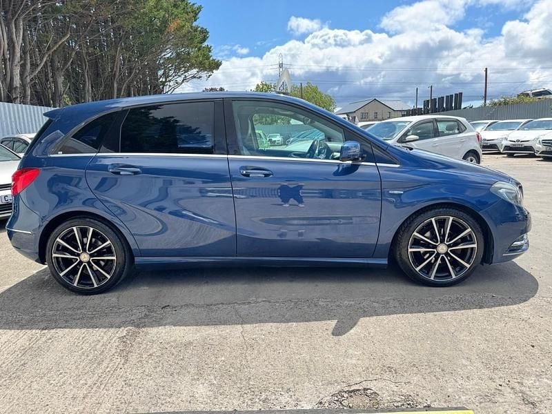 Used Mercedes B180 122 HP (89 kW) 2012 Blue MPV