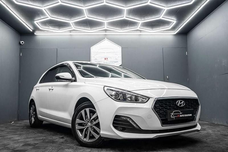 Used Hyundai i30 SE 120 HP (88 kW) 2020 Hatchback