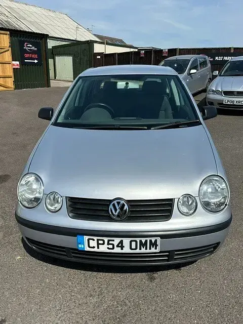 Used VW Polo 75 HP (55 kW) 2004 Silver Hatchback