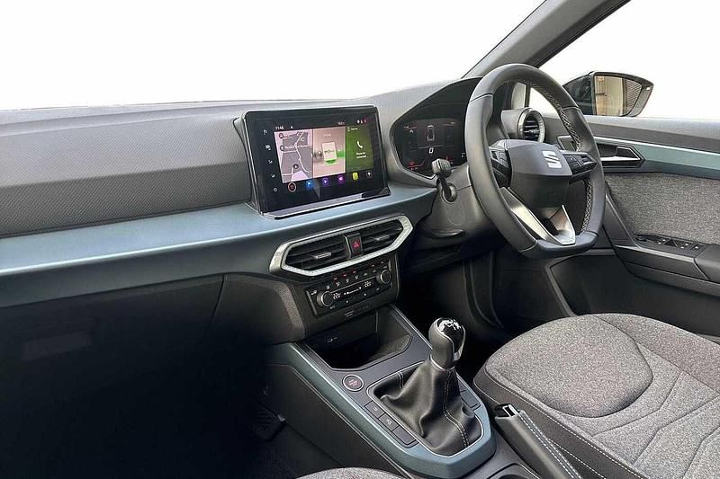 New Seat Arona Xperience 2026 Glacial white with black roof SUV