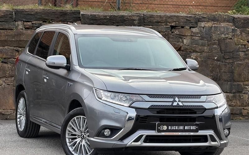 Used Mitsubishi Outlander P-HEV 177 HP (130 kW) 2018 Grey Estate