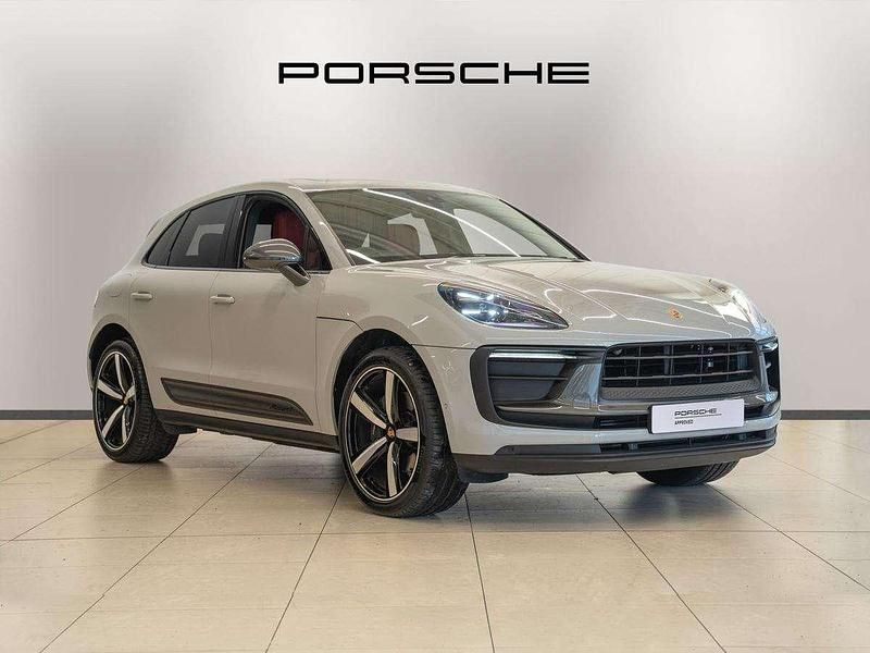 Grey Used 2025 Porsche Macan SUV | £68,990 (Expensive) - Image 1/4