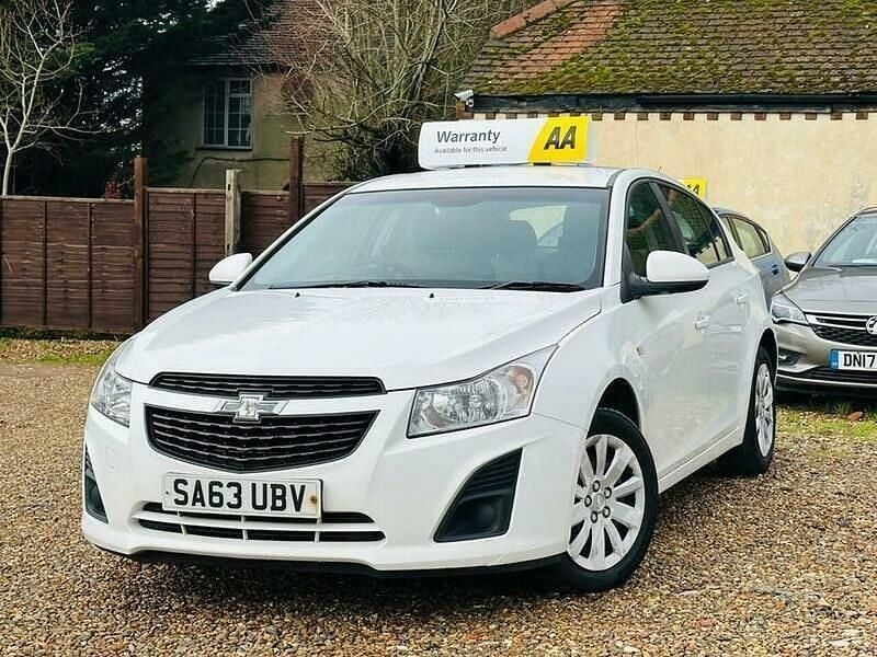 Begagnad Chevrolet Cruze LS 124 HK (91 kW) 2013 Vit Halvkombi