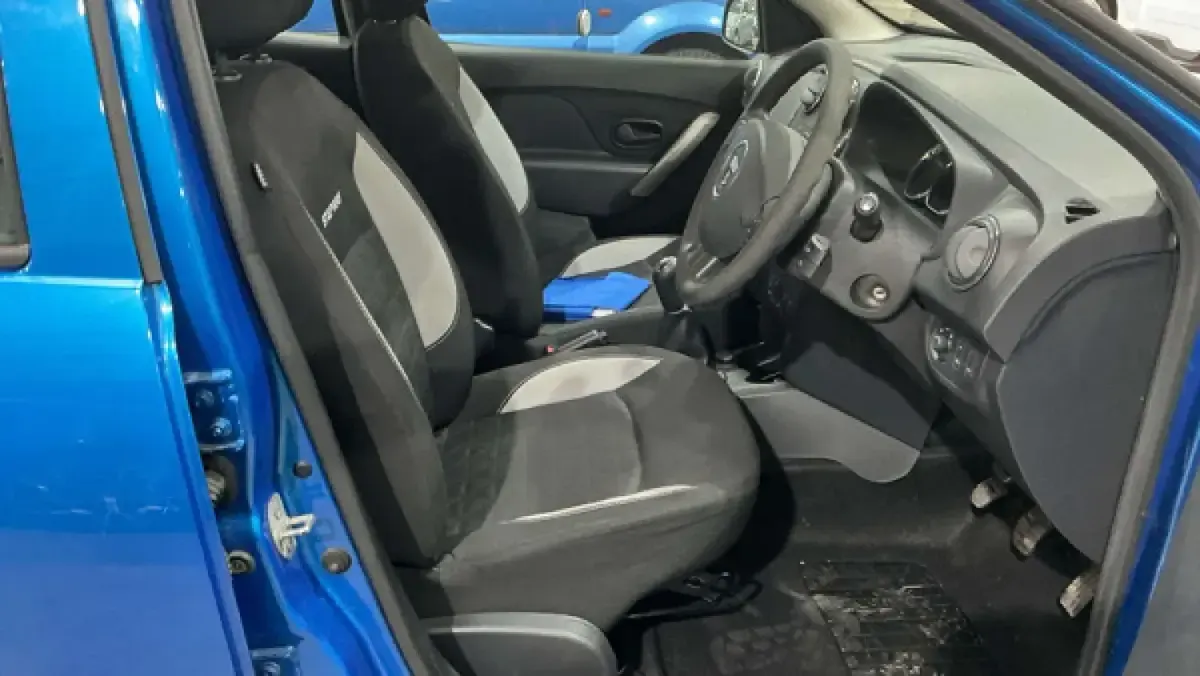 Used Dacia Sandero Lauréate 90 HP (66 kW) 2016 Blue Hatchback