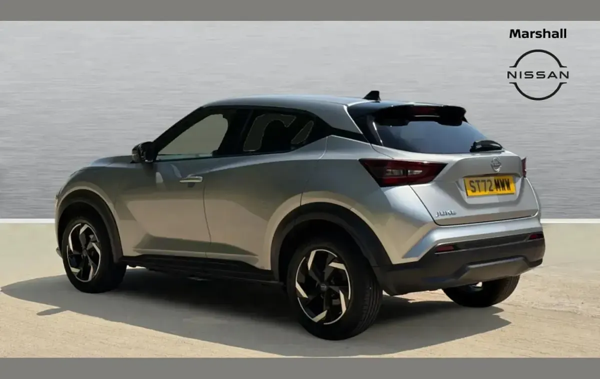 Used Nissan Juke N-Connecta 114 HP (83 kW) 2022 Silver SUV