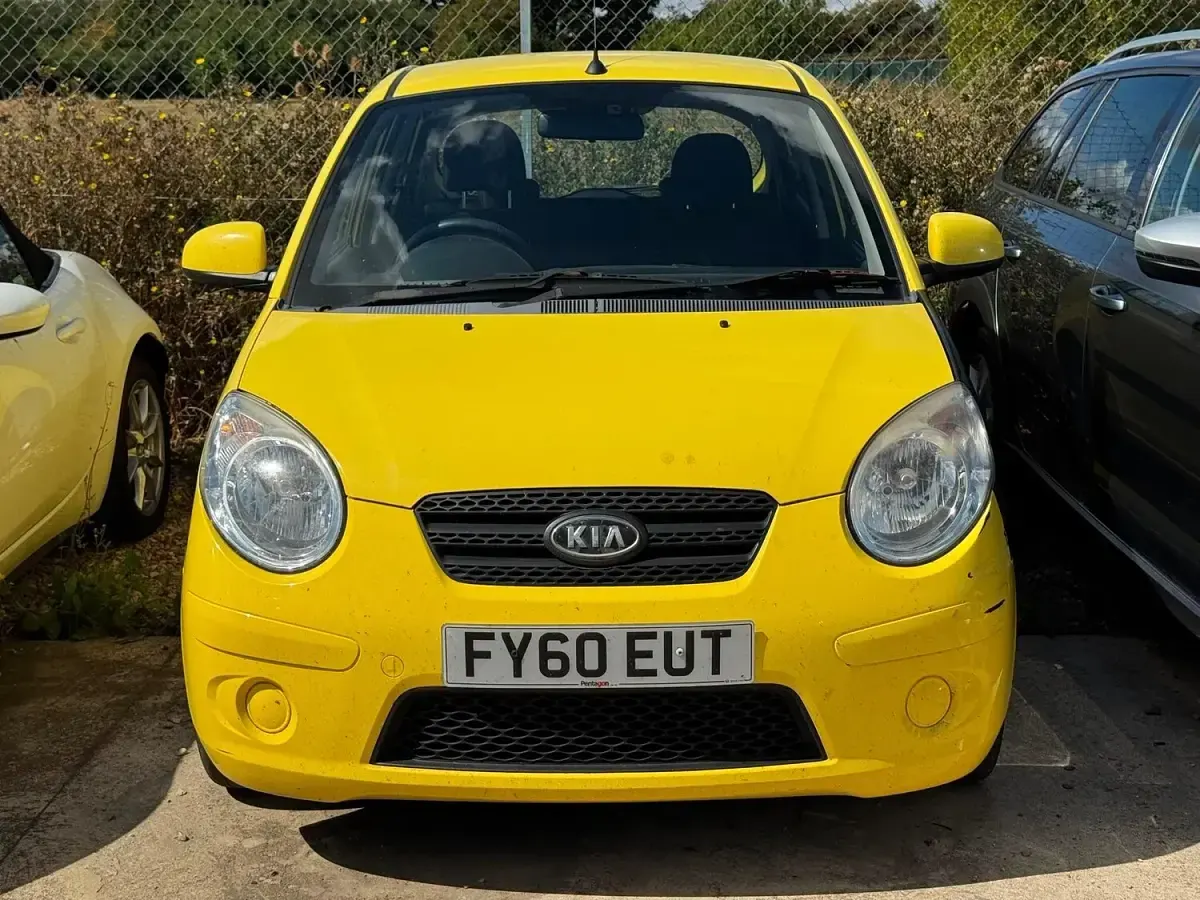 Used Kia Picanto 64 HP (47 kW) 2010 Yellow Hatchback
