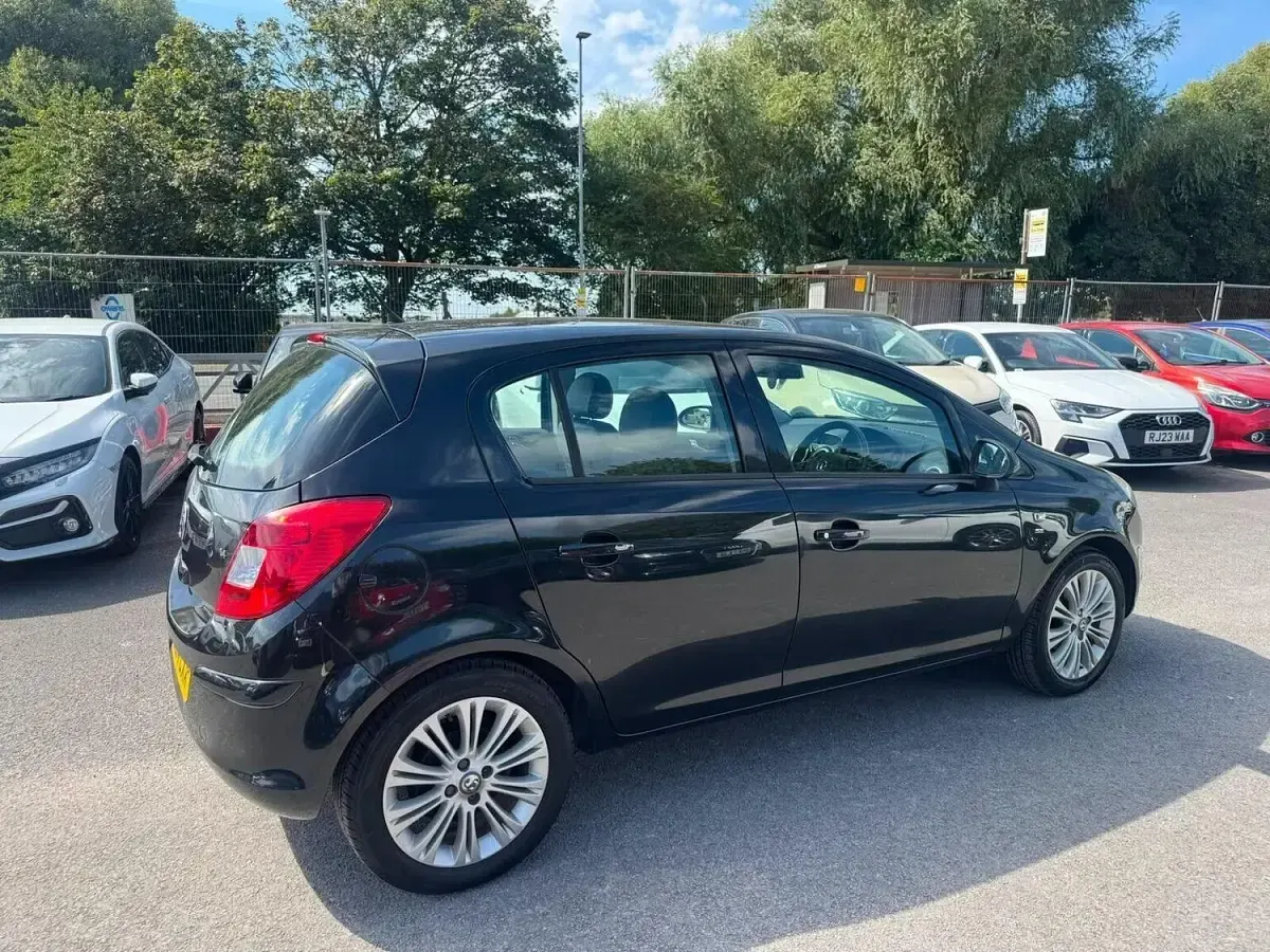 Used Vauxhall Corsa 100 HP (73 kW) 2014 Black Hatchback