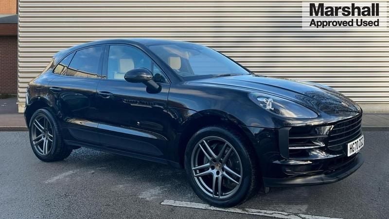Used Porsche Macan 354 HP (260 kW) 2020 Jet black metallic SUV