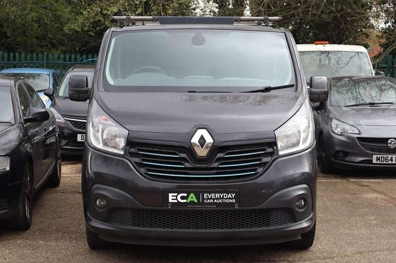 Used Renault Trafic 2016 Black MPV