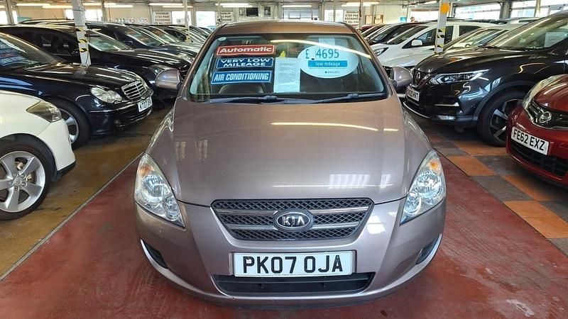 Bronze Used 2007 Kia Ceed Hatchback | £3,895 (Good price) - Image 1/4